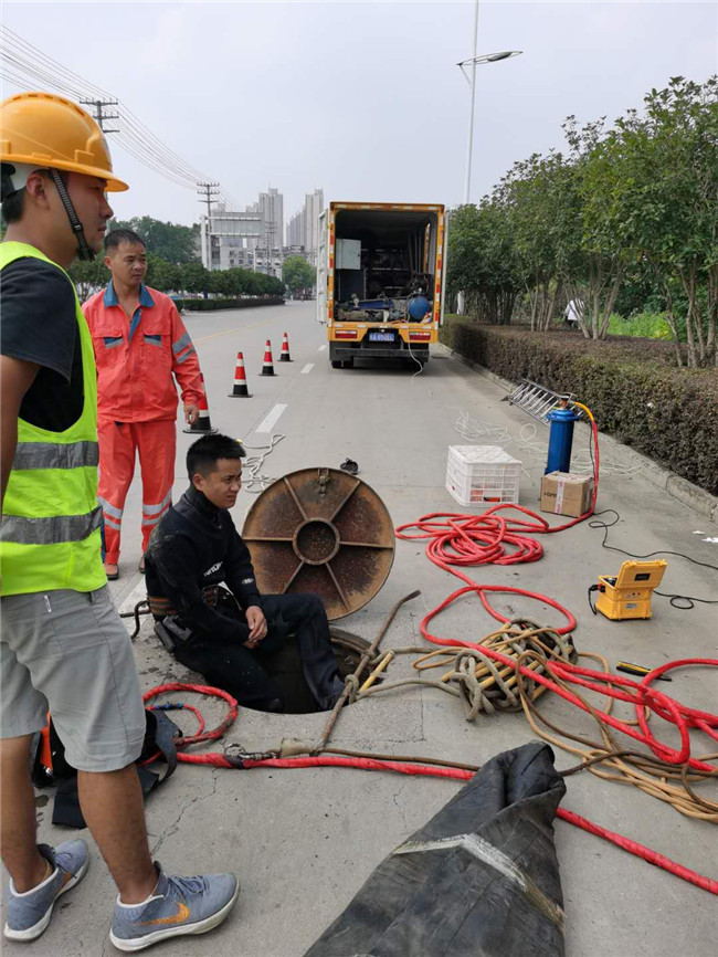 文城镇翻衬法管道修复技术主要工序